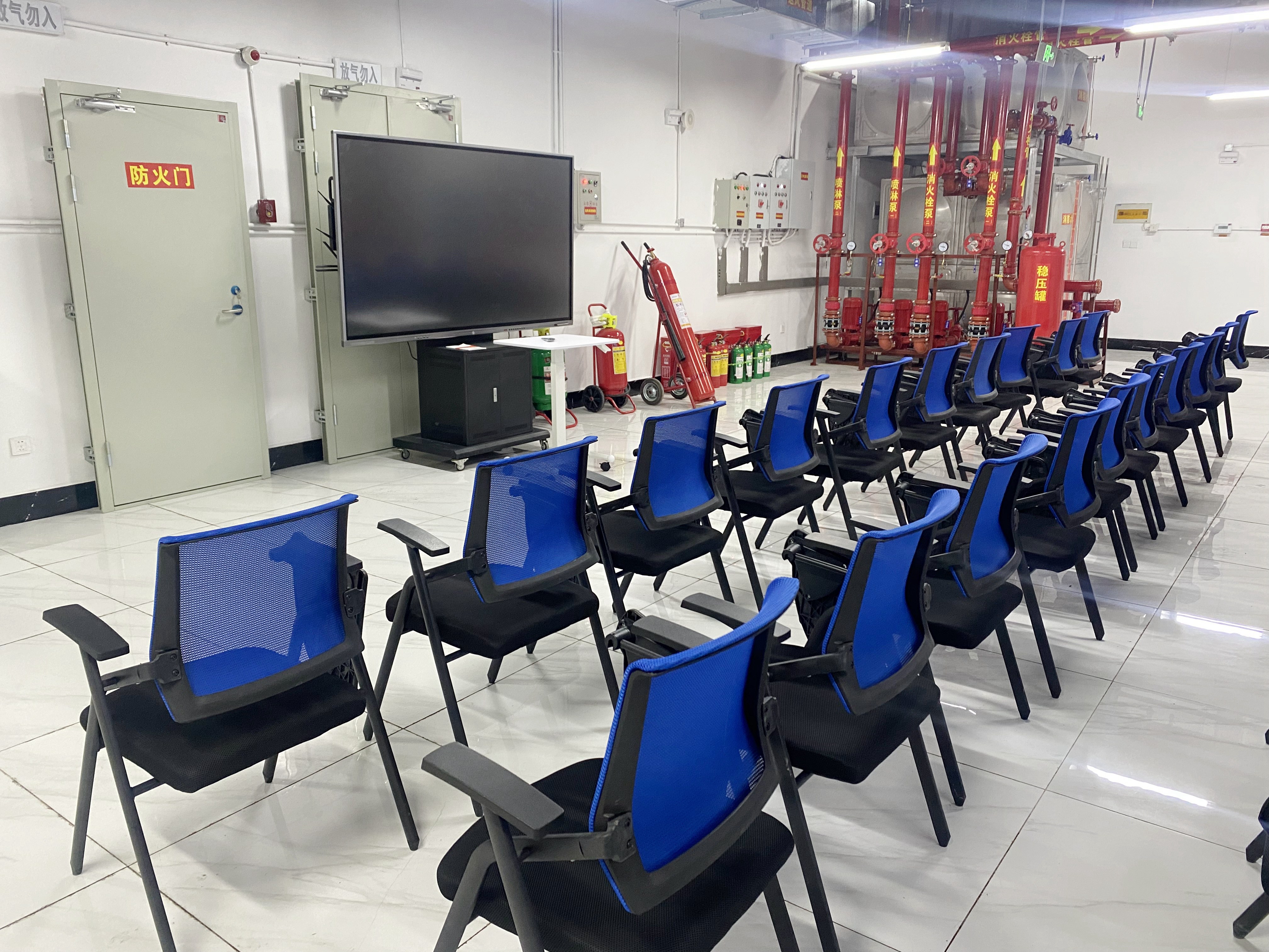 1.消防技术实训室.jpg